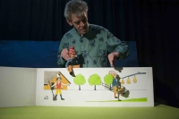 FIGURENTHEATER MICHAEL HUBER «JOGGELI WOTT NID…»